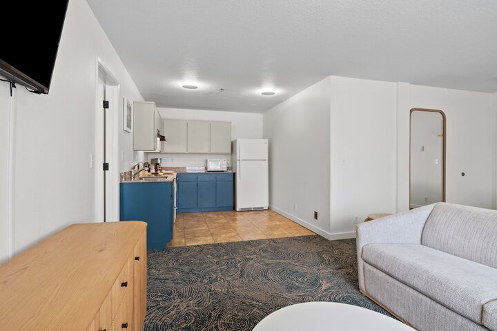 Room 125 of 159