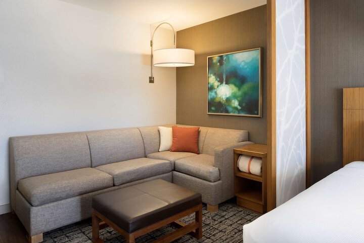 Room 11 of 40
