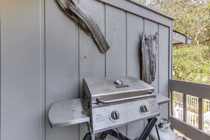 Inviting Home w / Golf Course View in Diamondhead!