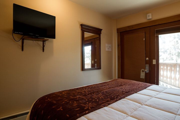Room 112 of 191