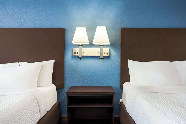 Room 41 of 59