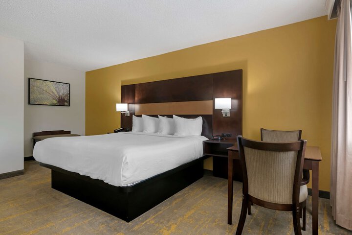 Room 16 of 33