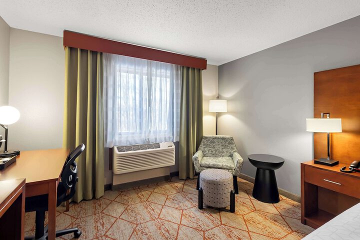 Best Western Fremont / Angola I-80/90 Toll Road