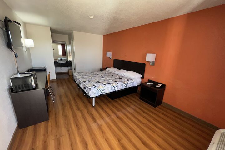 Room 16 of 30
