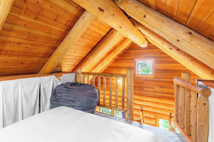 Penn Cove Overlook by Avantstay Cabin w / Views