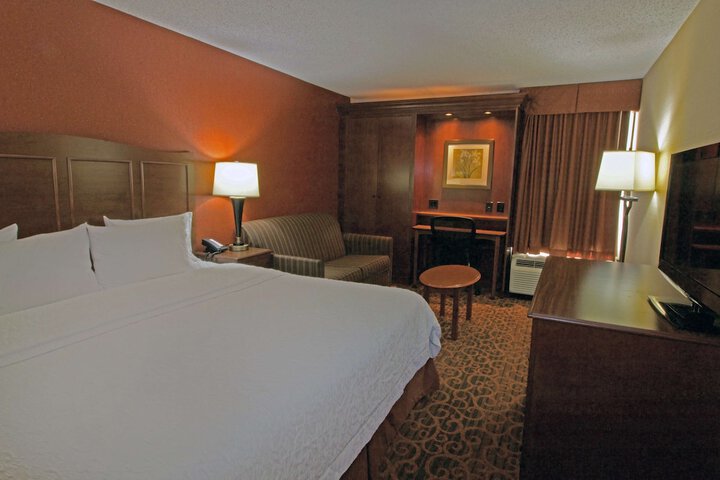 Room 14 of 32