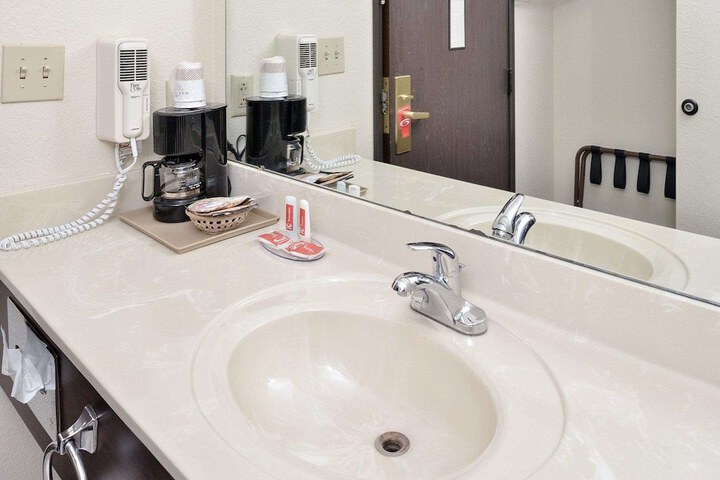 Econo Lodge Inn & Suites Shelbyville