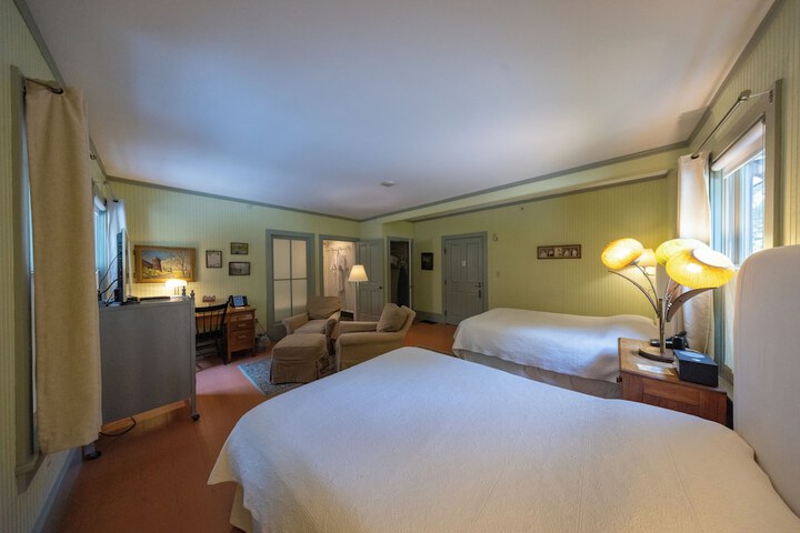 The Porches Inn at Mass MoCA