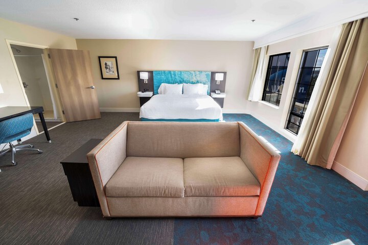 Room 17 of 23