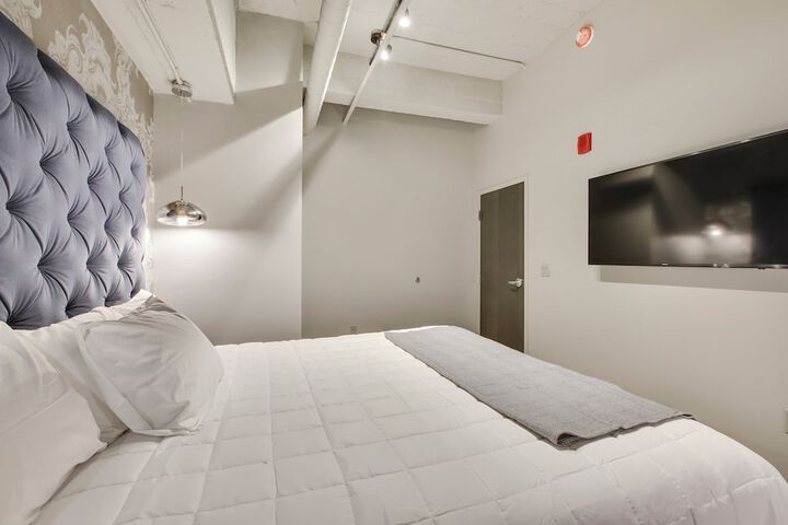 Room 21 of 83
