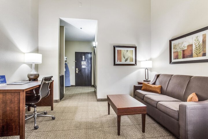Room 18 of 32