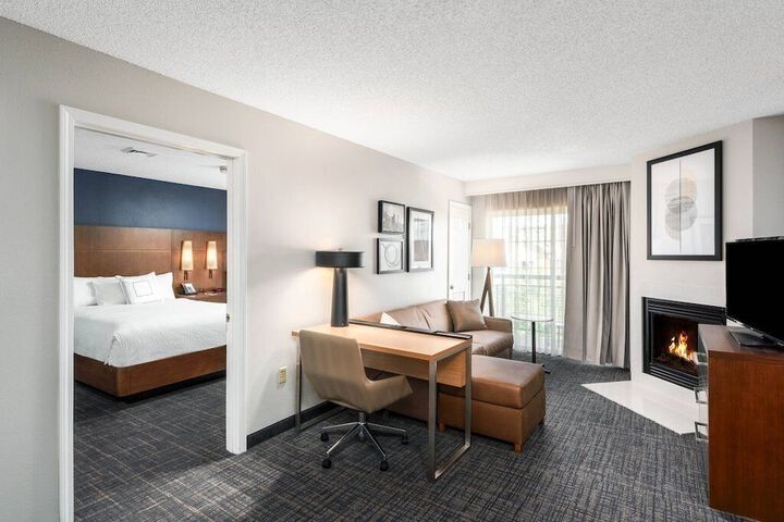 Room 17 of 27