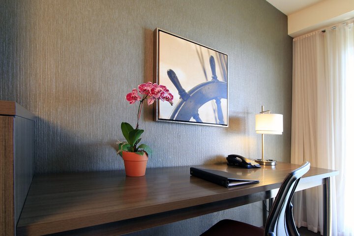 Executive Inn & Suites Embarcadero Cove