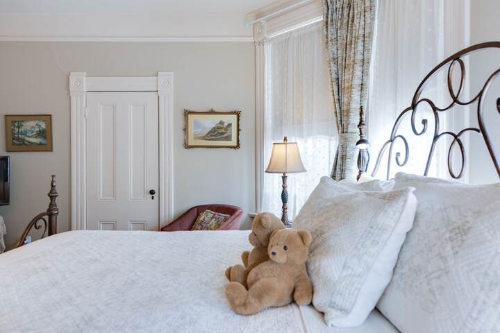 Room 26 of 60