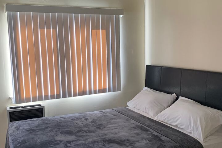 Room 40 of 70