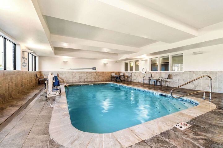 Pool 10 of 60