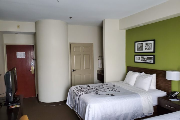 Room 11 of 25