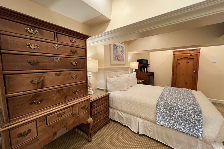 Room 8 of 46