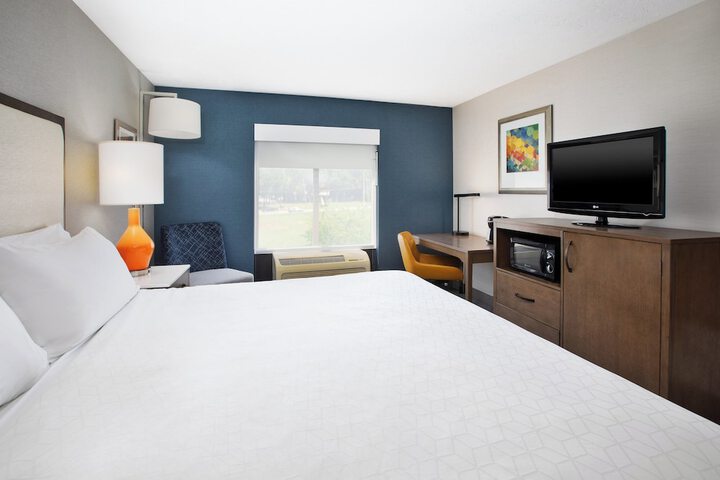 Holiday Inn Express & Suites Kent - University Area by IHG