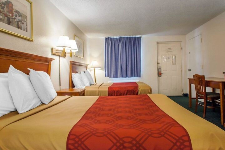 Room 13 of 20