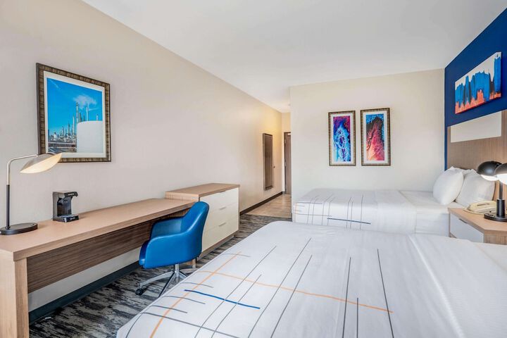 Room 12 of 32