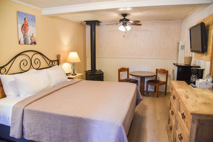 Room 83 of 157