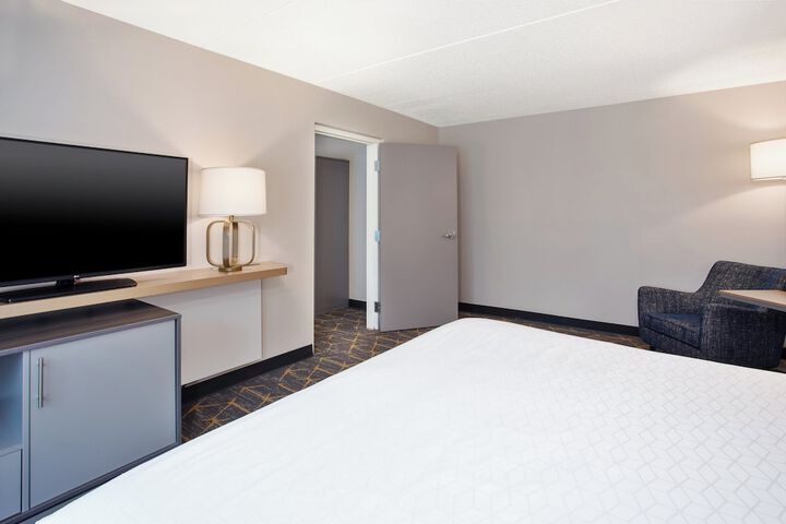 Room 70 of 87