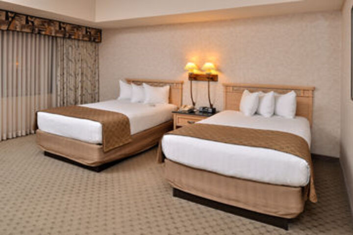 Edward Hotel and Convention Center