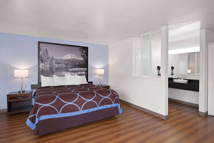 Room 21 of 35