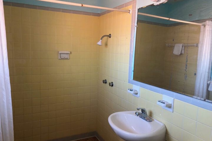 Room 21 of 31