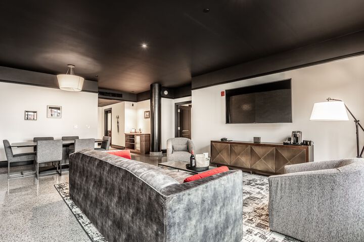Bottleworks Hotel