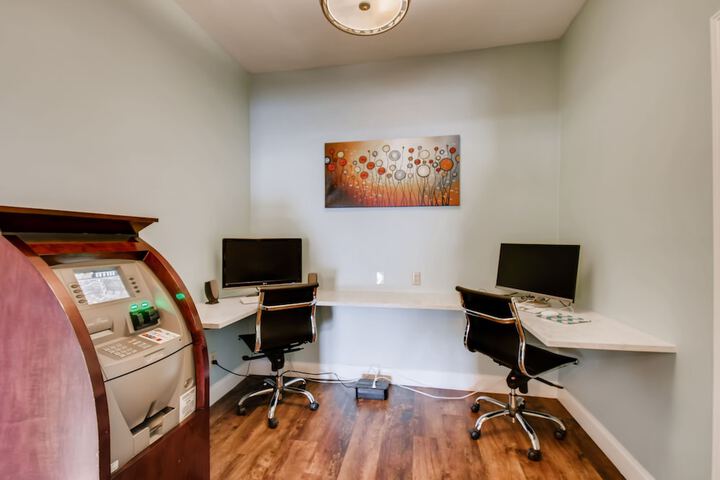 Business Center 62 of 65