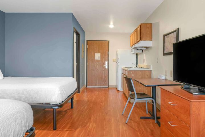 Room 13 of 28