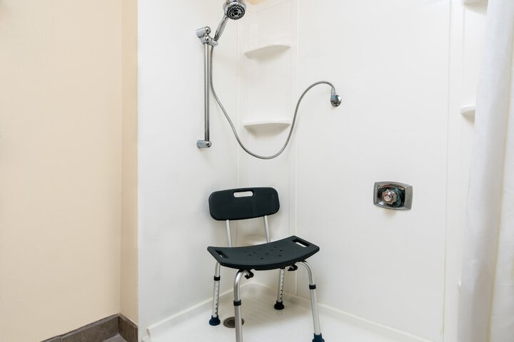 Room 9 of 22