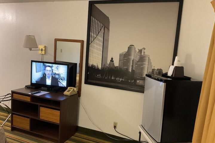 Room 15 of 27