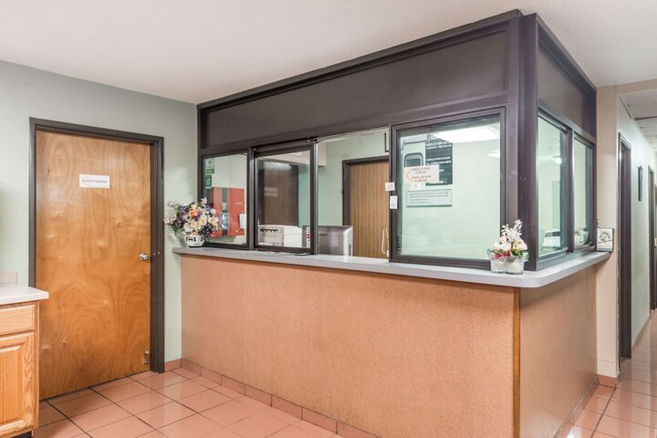 Super 8 by Wyndham OFallon MO / St. Louis Area