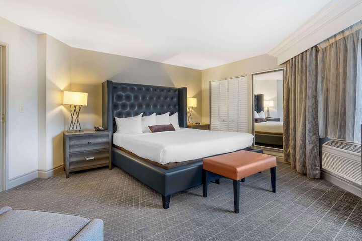 Room 30 of 52