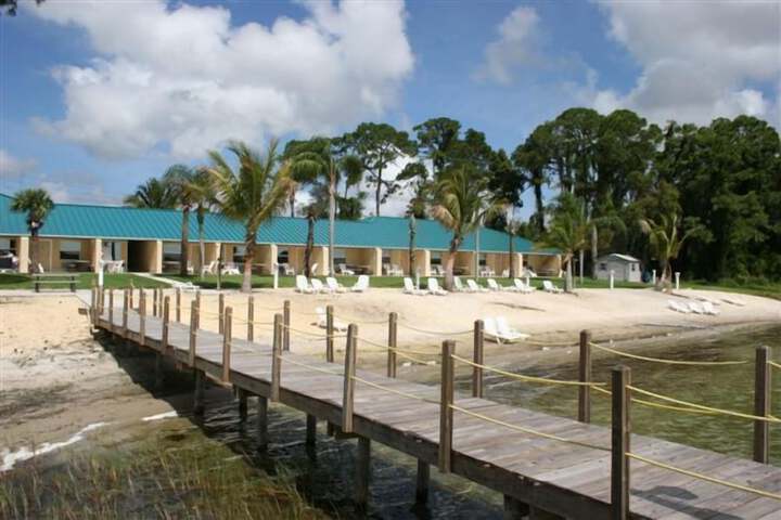 Lake Grassy Inn & Suites