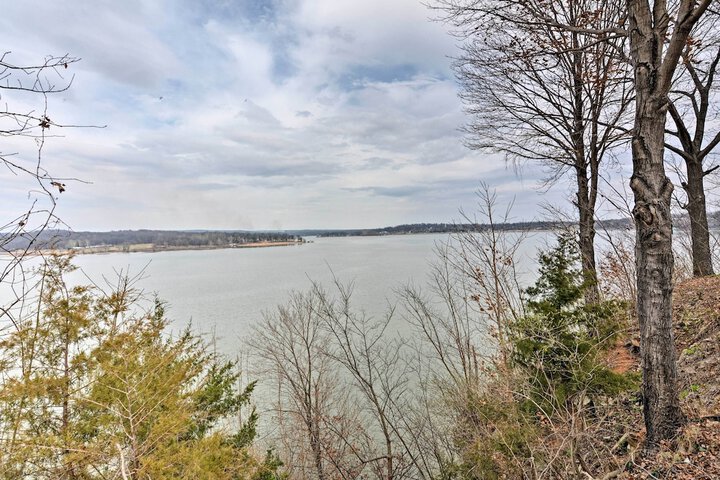 Hot Tub & Deck: Tranquil Home Near Grand Lake