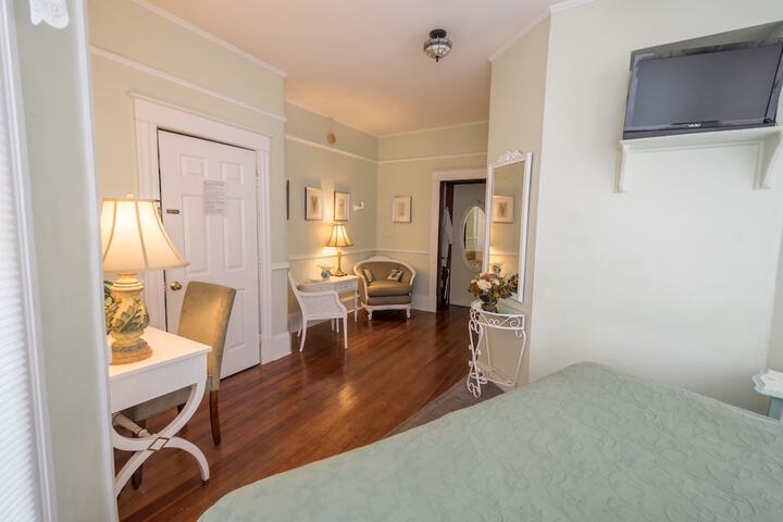Room 21 of 31