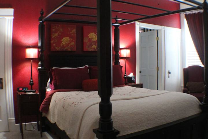 Room 50 of 106