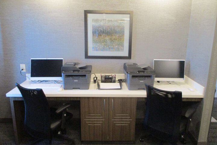 Business Center 26 of 26