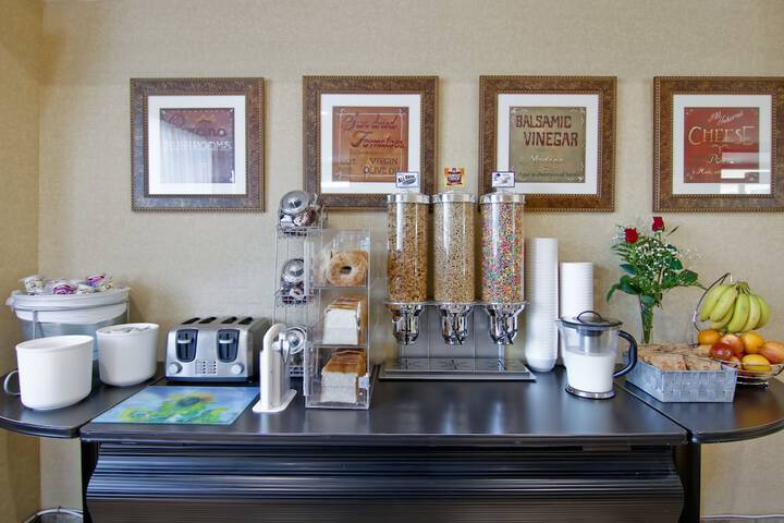 Breakfast/Coffee Service 41 of 46