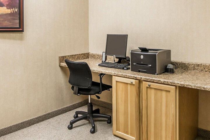 Business Center 29 of 29
