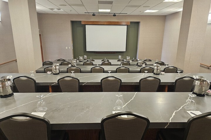 Crowne Plaza Phoenix - Chandler Golf Resort by IHG