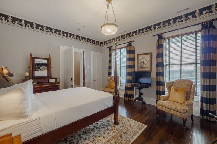 Room 26 of 46