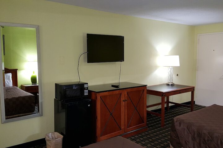 Room 32 of 47
