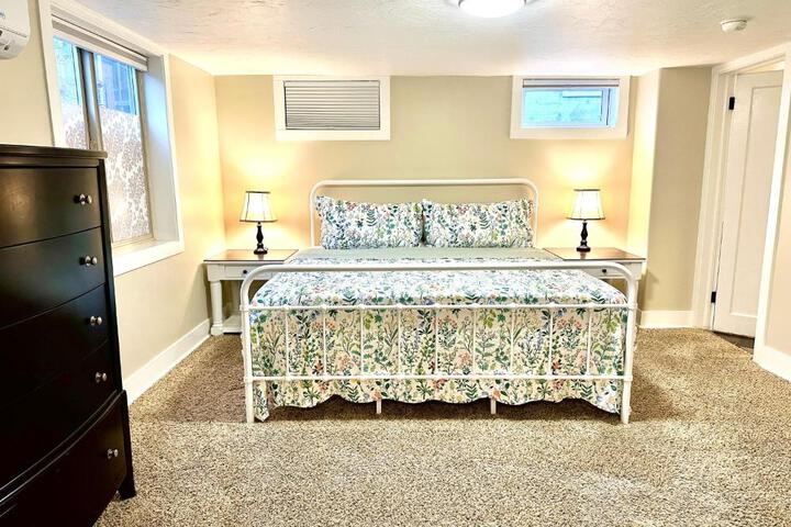 State Street Cottage Suite 1