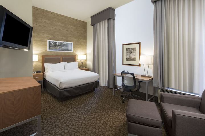 Room 22 of 40