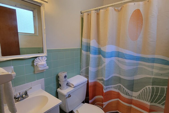 Room 9 of 25